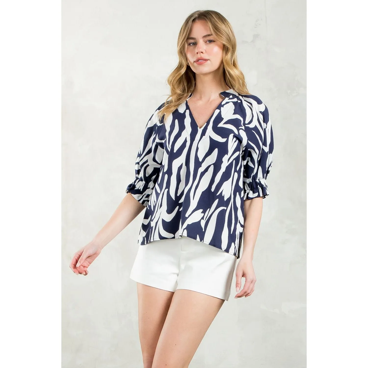 Carmen V-neck Print THML Top